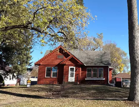 403 S State St, Waupaca, WI 54981