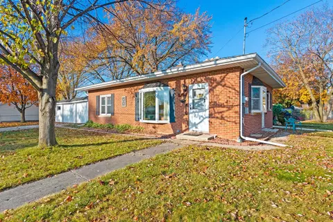 736 George St, Green Bay, WI 54302