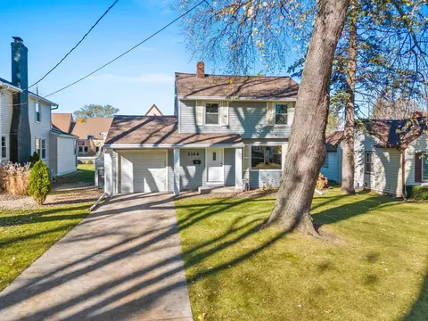 2326 Woodrow Way, Green Bay, WI 54301