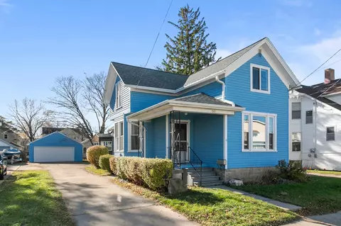 343 W South Park Ave, Oshkosh, WI 54902