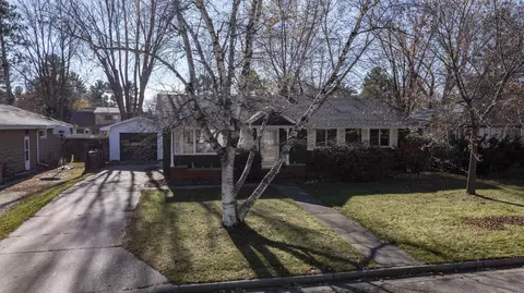 534 Demarest Ave, Waupaca, WI 54981