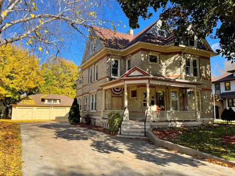 343 E Division St, Fond Du Lac, WI 54935