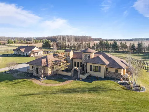 w3545 Equestrian Trail, Freedom, WI 54913
