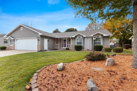 1715 Taylor St, Little Chute, WI 54140