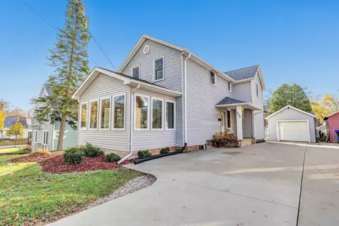 535 E Lincoln St, Appleton, WI 54915