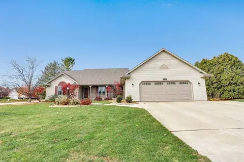 2800 Newcastle Ct, Green Bay, WI 54313