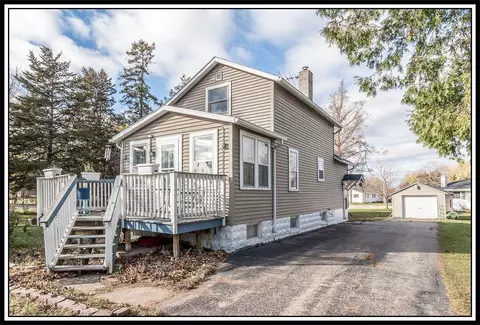 1711 Pershing Rd, New London, WI 54961