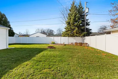319 S Matthias St, Appleton, WI 54915 photo 3