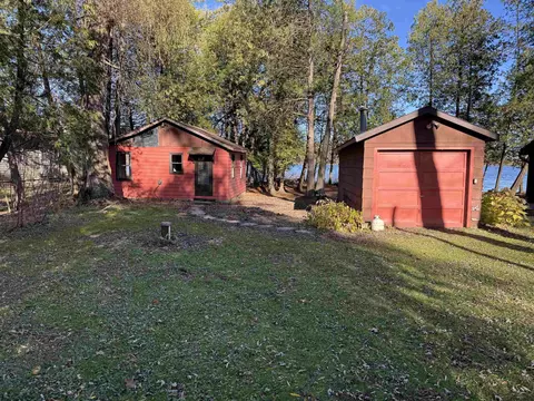 e5526 Lake Street, Weyauwega, WI 54983