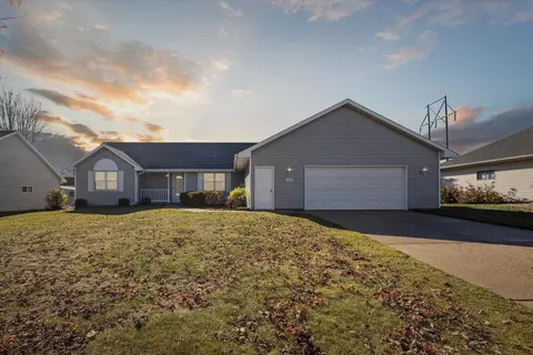 3177 Molly Brown Ln, Green Bay, WI 54313