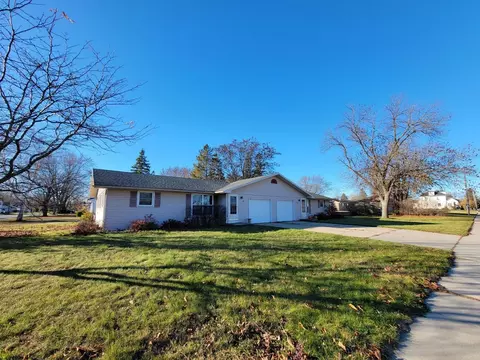 325 S Wisconsin St, Pulaski, WI 54162