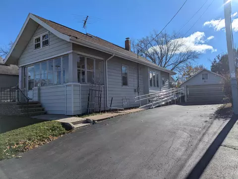 124 E Factory St, Seymour, WI 54165