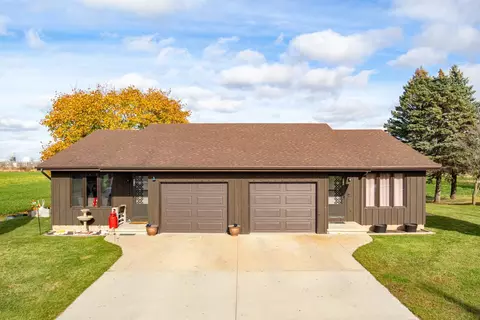810 Broadway St, Wrightstown, WI 54180