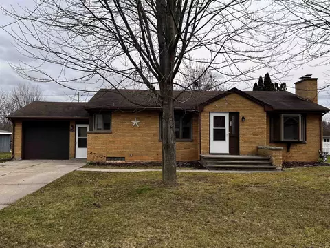 618 Fulton St, Seymour, WI 54165