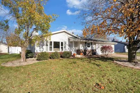 2106 W Harvest Dr, Appleton, WI 54914