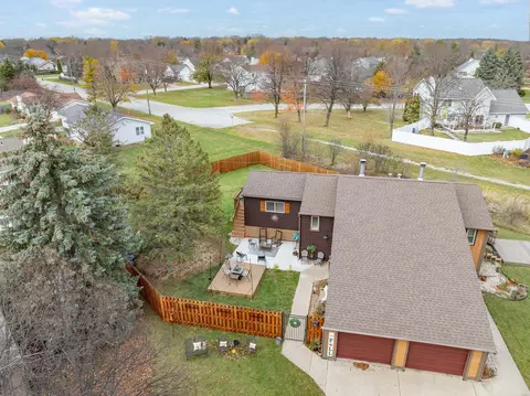 833 Manitowish Pl, De Pere, WI 54115
