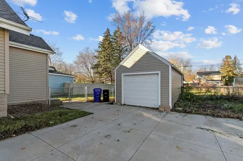 Exterior - 1523 N Hall Ave, Appleton, WI 54911 photo 4 of 6
