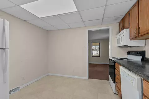 Kitchen - 1523 N Hall Ave, Appleton, WI 54911 photo 2 of 2