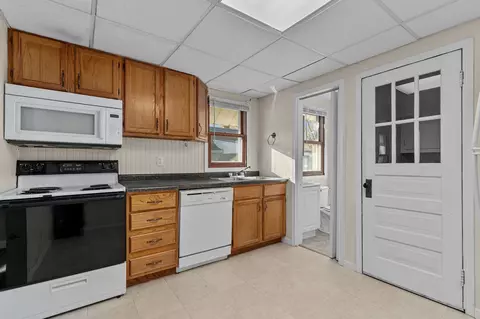 Kitchen - 1523 N Hall Ave, Appleton, WI 54911 photo 1 of 2