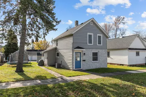 207 W 8th St, Kaukauna, WI 54130