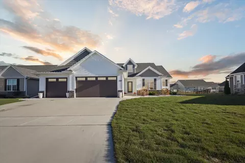 7759 Sunstone Ct, De Pere, WI 54115