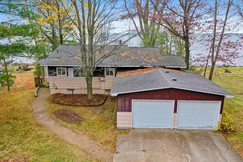 n2564 Shore Drive, Marinette, WI 54143