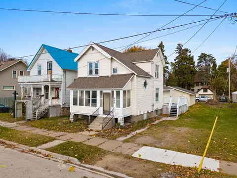 608 13th Ave, Menominee, WI 49858