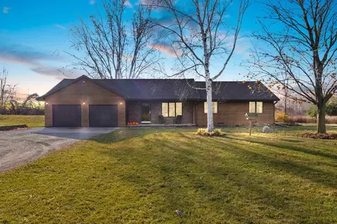 w147 County Road Vv, Seymour, WI 54165