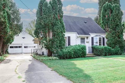 863 6th St, Menasha, WI 54952