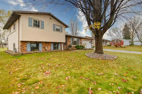 2561 Landler St, Green Bay, WI 54313