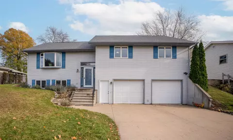 1200 S Roosevelt St, Little Chute, WI 54140