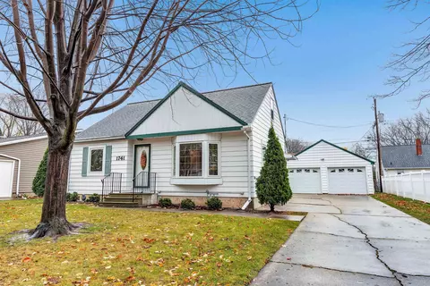 1741 Gross Ave, Green Bay, WI 54304