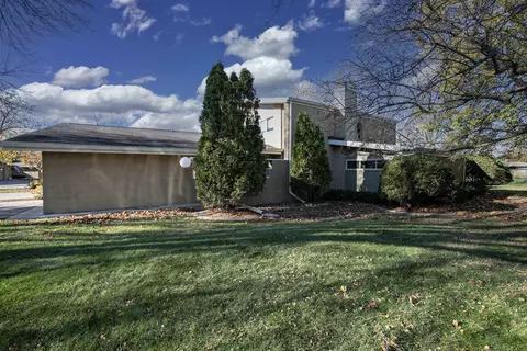 Exterior - 1233 W Nicolet Cercle, Appleton, WI 54914 photo 3 of 8