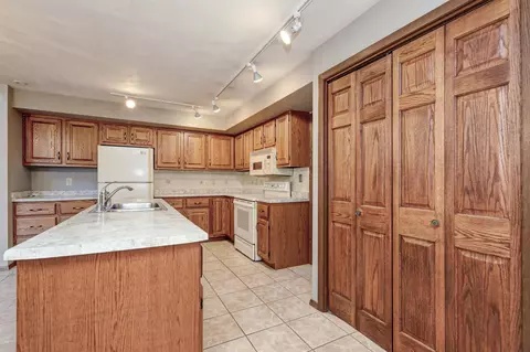 Kitchen - 1233 W Nicolet Cercle, Appleton, WI 54914 photo 2 of 2