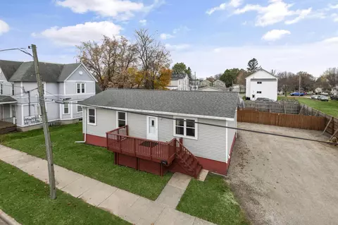 703 4th St, Menominee, MI 49858
