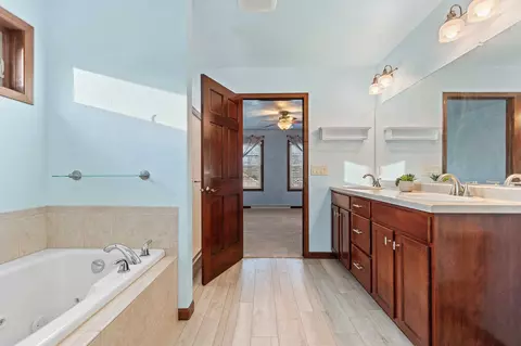 Bath - w5945 Blue Bonnet Drive, Appleton, WI 54915 photo 3 of 6