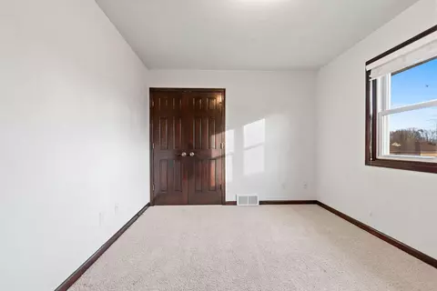 Bedroom - w5945 Blue Bonnet Drive, Appleton, WI 54915 photo 7 of 9
