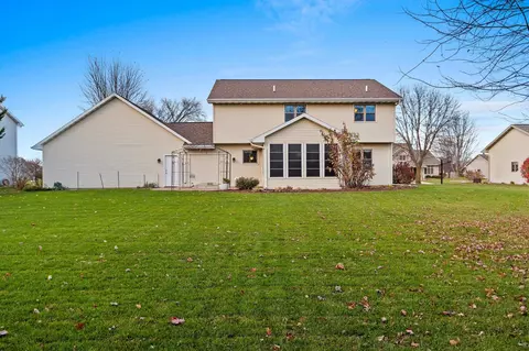 Exterior - w5945 Blue Bonnet Drive, Appleton, WI 54915 photo 8 of 9