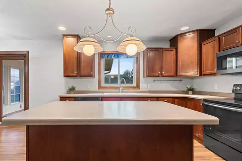 Kitchen - w5945 Blue Bonnet Drive, Appleton, WI 54915 photo 4 of 7