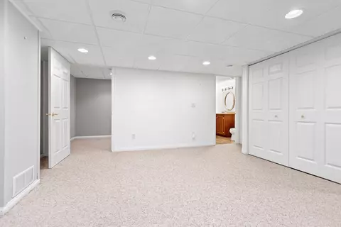 Bedroom - w5945 Blue Bonnet Drive, Appleton, WI 54915 photo 9 of 9
