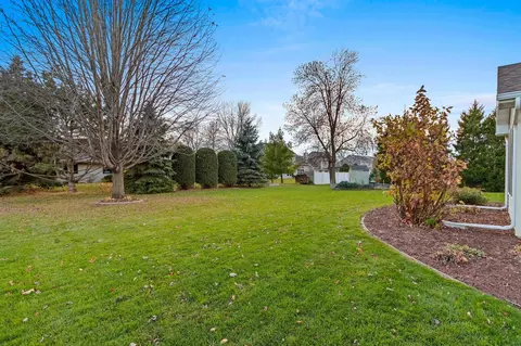 Exterior - w5945 Blue Bonnet Drive, Appleton, WI 54915 photo 4 of 9