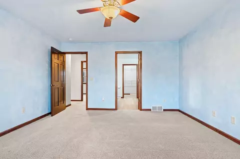 Bedroom - w5945 Blue Bonnet Drive, Appleton, WI 54915 photo 2 of 9