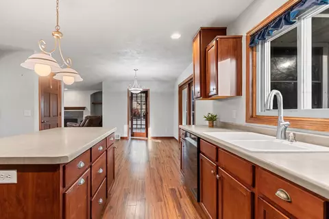Kitchen - w5945 Blue Bonnet Drive, Appleton, WI 54915 photo 6 of 7