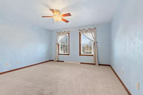 Bedroom - w5945 Blue Bonnet Drive, Appleton, WI 54915 photo 1 of 9