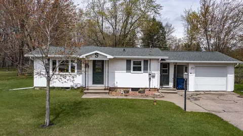 e2182 King Road, Waupaca, WI 54981