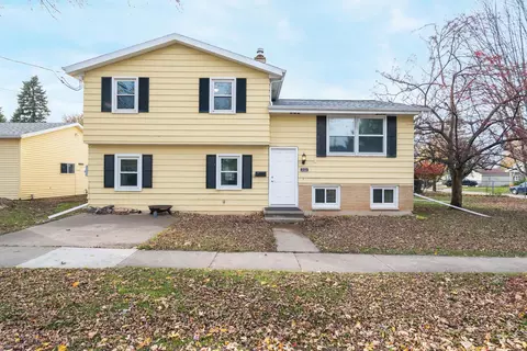 2121 Minerva St, Oshkosh, WI 54901