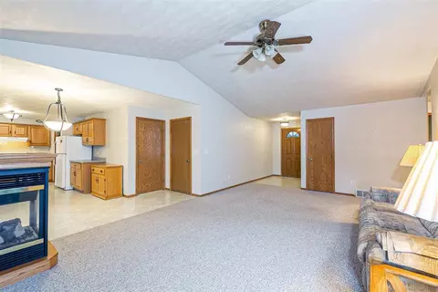 w6827 Alder Way, Appleton, WI 54915 photo 4