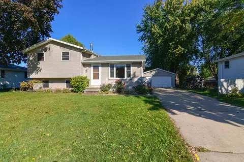616 12th St, Menasha, WI 54952