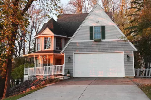 2481 Finger Rd, Green Bay, WI 54302
