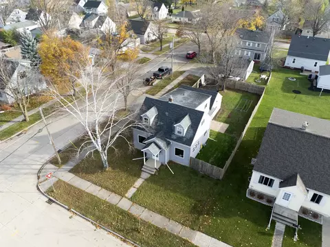303 S Pine St, Kimberly, WI 54136